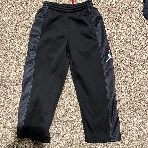 Jordan joggers for kids - Picture 1 of 3